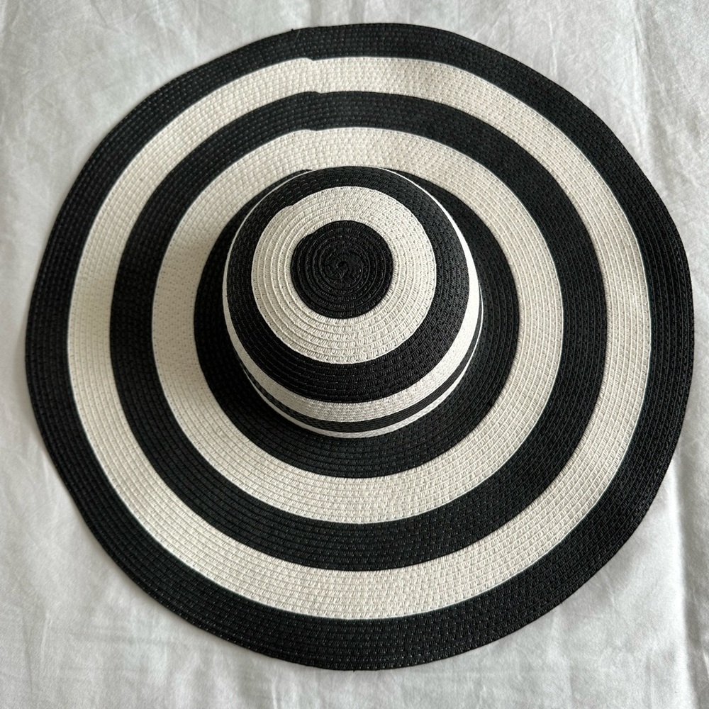 Black and White Striped Sun Hat